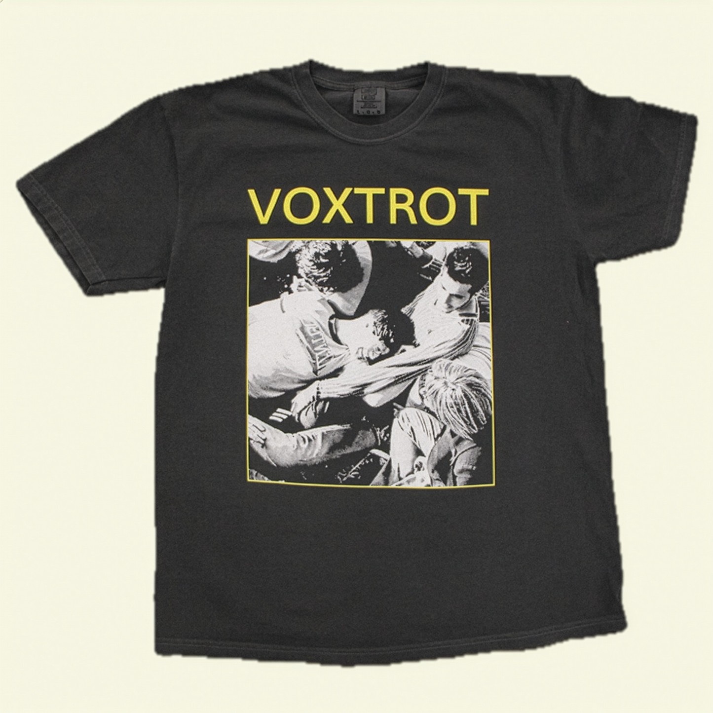 VOXTROT - Raised By Wolves [T-SHIRT]